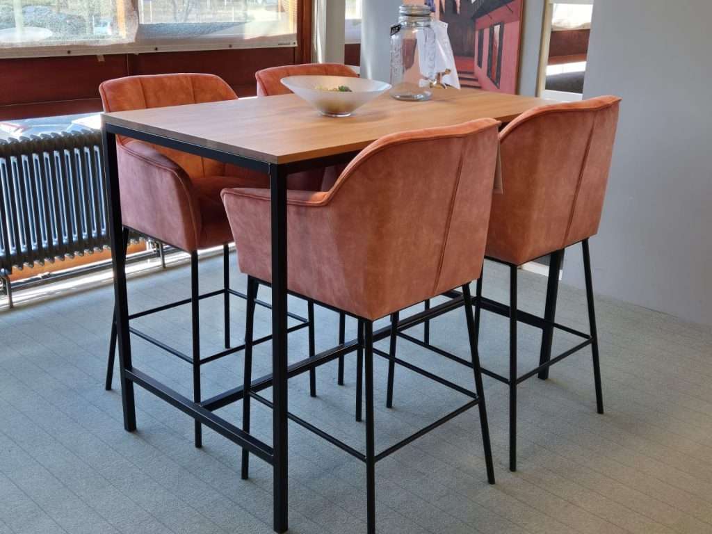 Bartafel zwart frame eiken blad + 4 stoelen in stof - katwijk