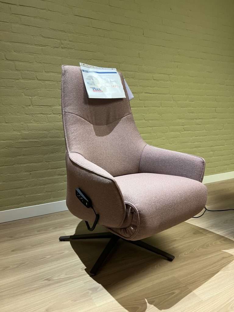 Relaxfauteuil 010-459A roze stof showmodel katwijk plugmeubelen verstelbaar